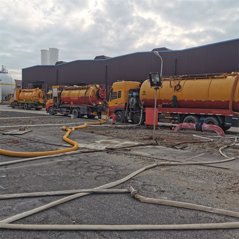 吴川污水池清理